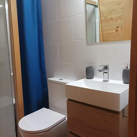 Da Moura Maus de Salas