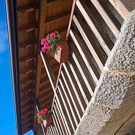 Hostal Da Moura Maus de Salas