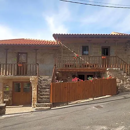 Da Moura Hostal *