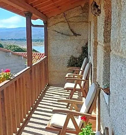 Da Moura Maus de Salas