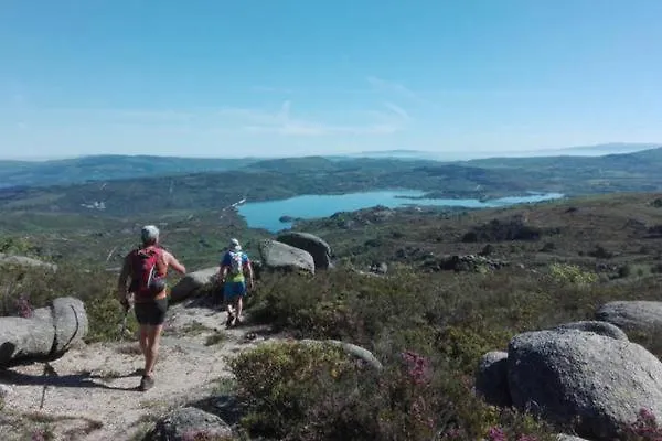 Da Moura Хостел *