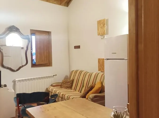 Da Moura Хостел Маус-де-Салас